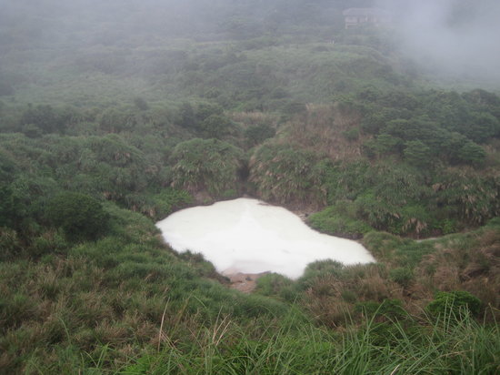 Niunai (Milky) Lake