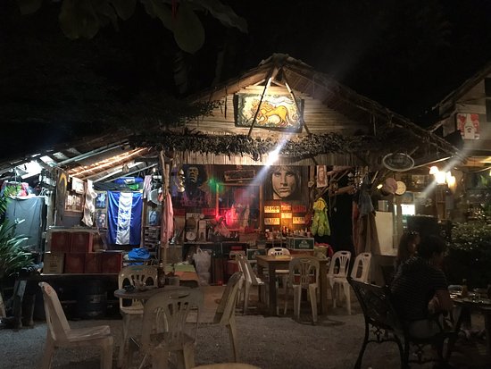 Mr. Long Hostel And Bar