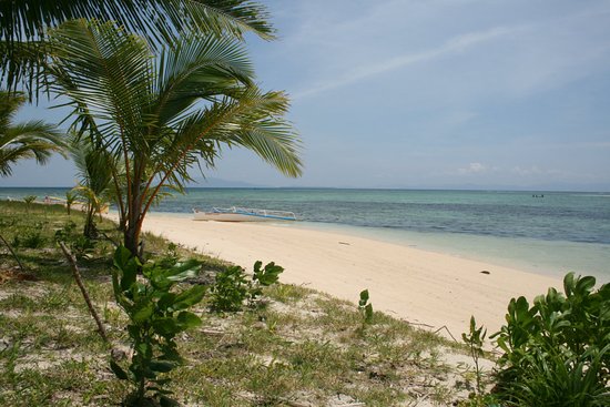 Pamomoan Beach