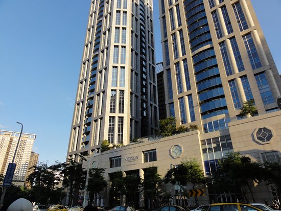 Eslite Spectrum - Xinban Store