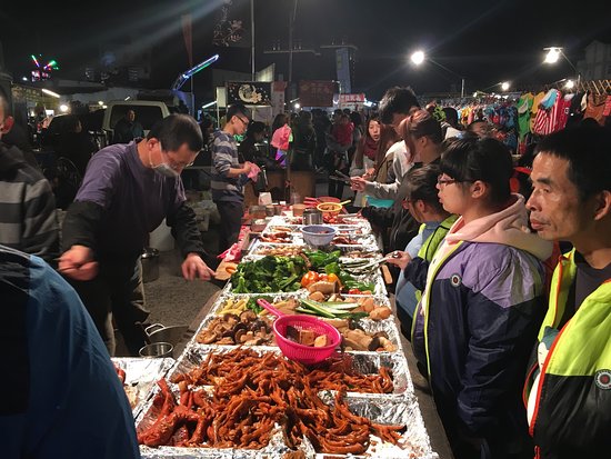 Tongluo Night Market