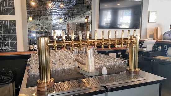 Free Will Brewing Taproom at Peddler's Village