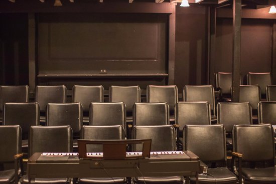 Pull-Tight Players Theatre