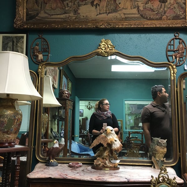 D&S Antiques Mall