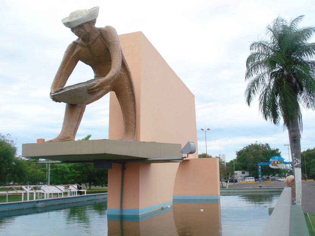 Monumento Ao Garimpeiro