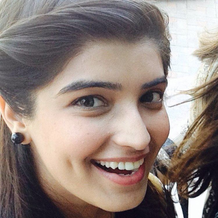 Spring Momina Slza