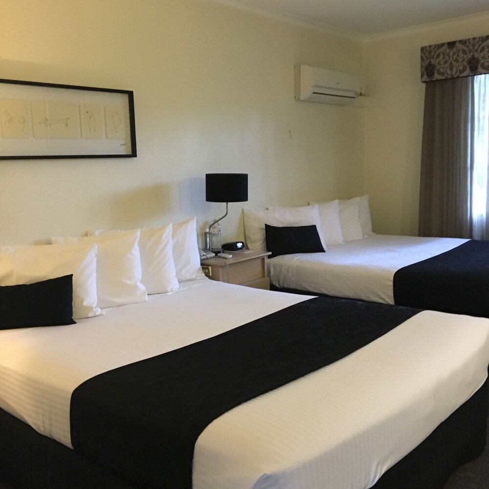 The Eltham Hotel
