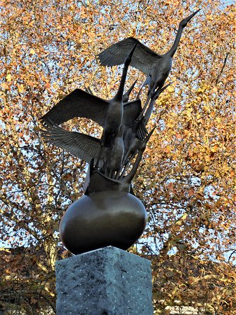 Sculpture "Sous le même ciel"
