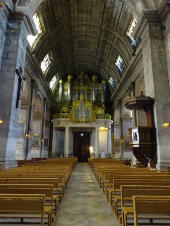 Église Catholique Collégiale Saint-Martin