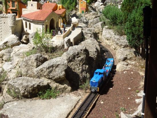 Le Jarditrain