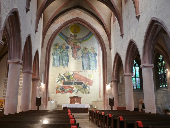 Historischer Marktplatz mit Marktbrunnen