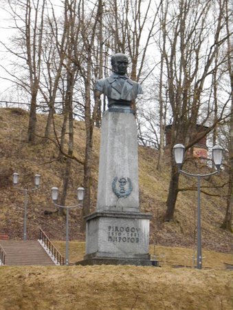 Monument to Nikolai Pirogov