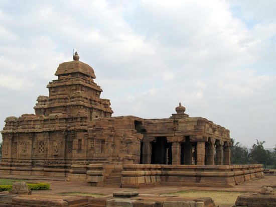 Malegitti Shivalaya Fort and Temple