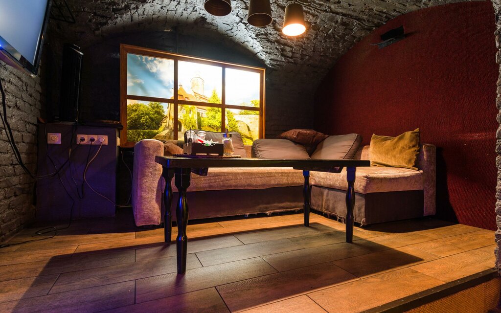 Bizarre - Biz Lounge Bar