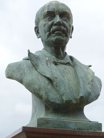 Heinrich Schliemann Denkmal