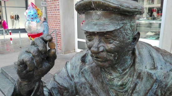 Bronzestatue August Felten