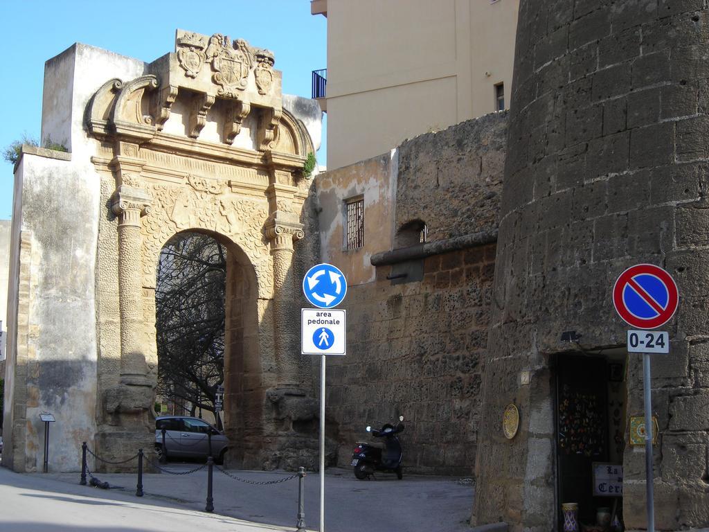 Porta San Salvatore