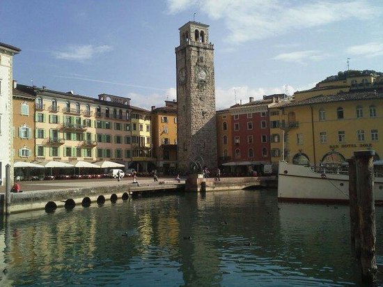 Catena Square