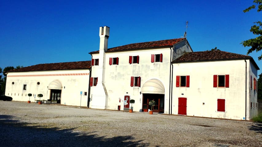 Villa Lippomano, Querini Stampalia, Dall'Armi, Valeri Manera