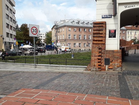 Miedzymurze Jana Zachwatowicza