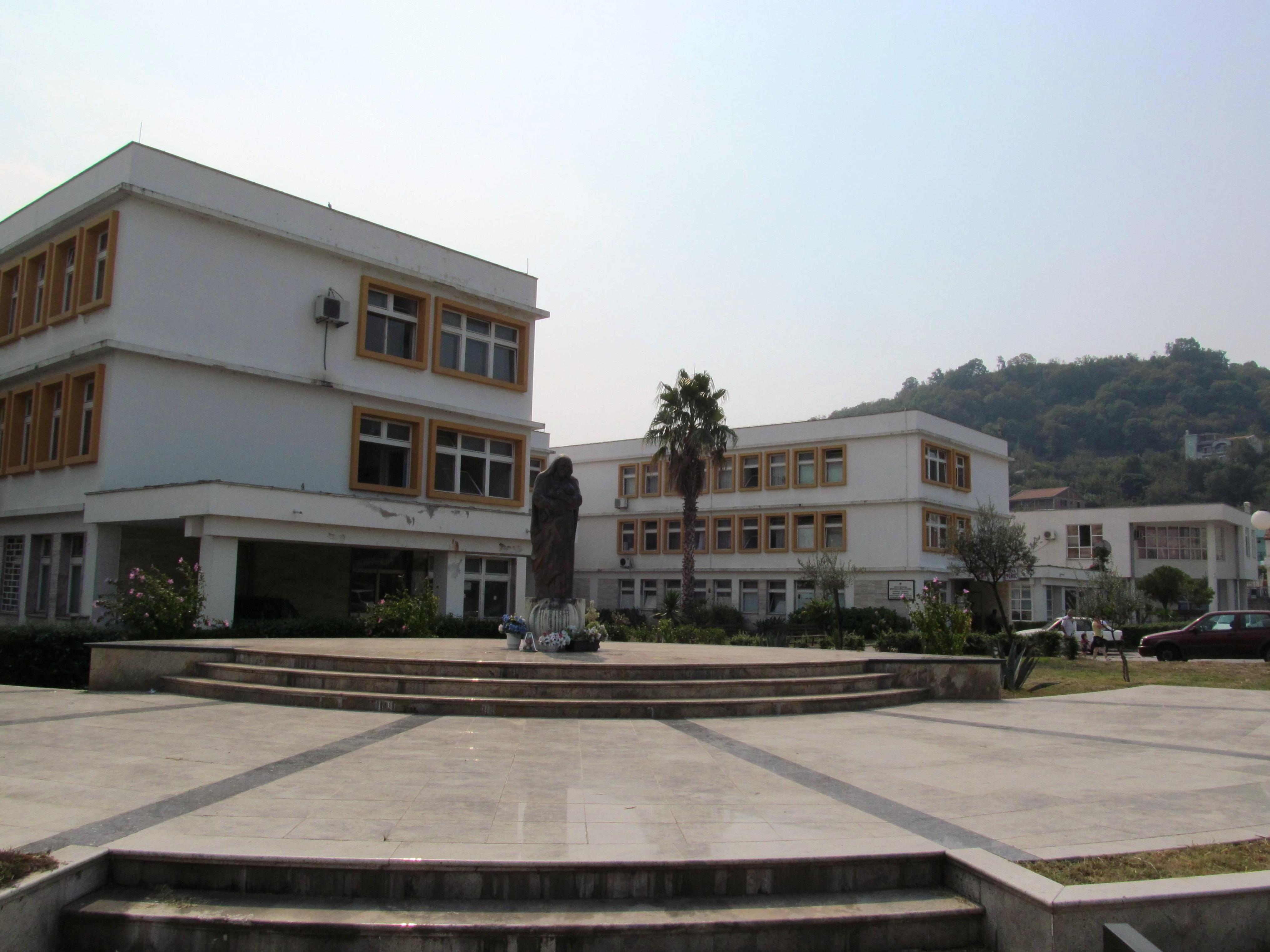 Statue of Mother Theresa