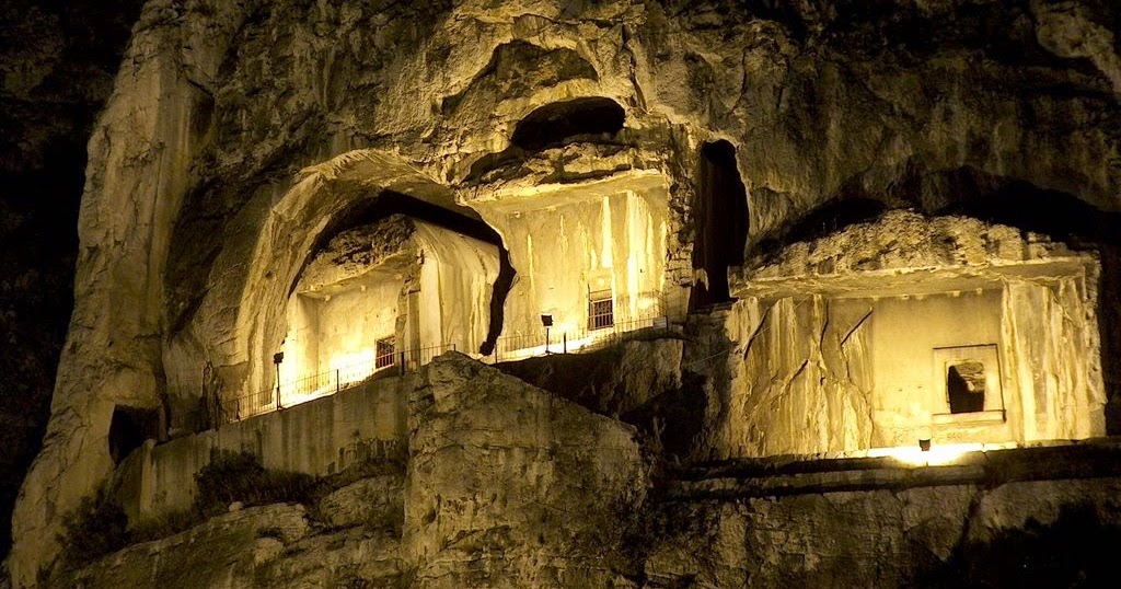 King Rock Tombs, Amasya