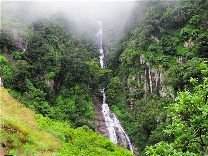 Kolapathana Falls