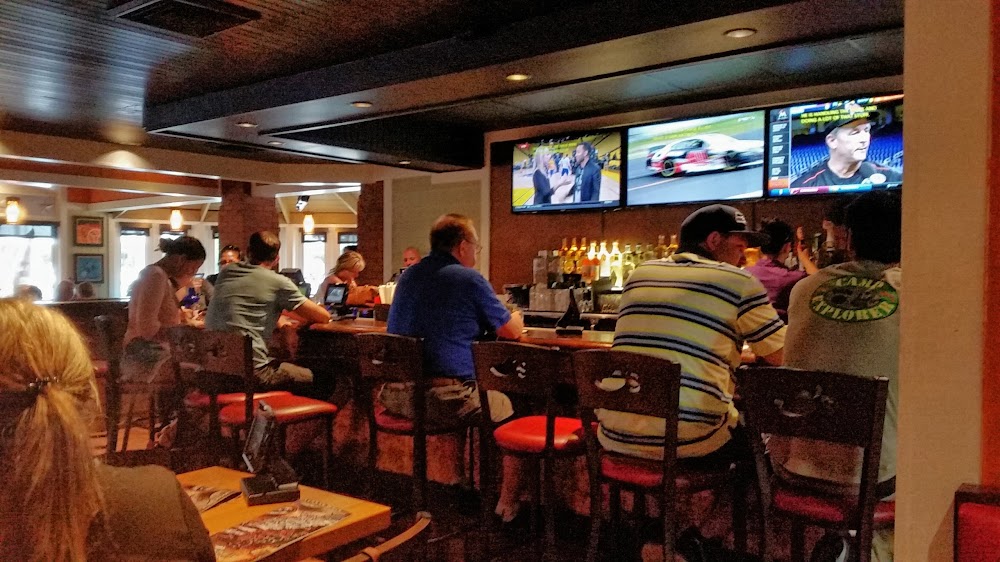 Nippers Bar & Grill