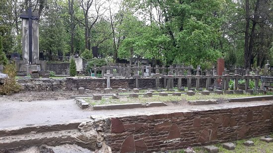 Yaniv Cemetery