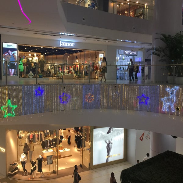 Friendship names Mall