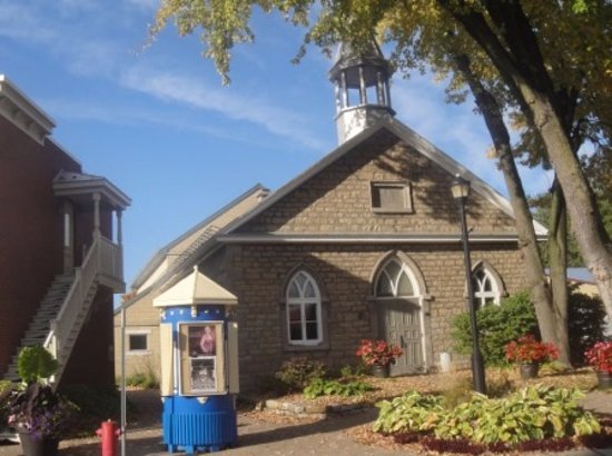 Le Centre D'art La petite eglise