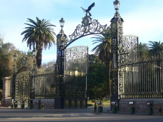 Portones del Parque San Martin