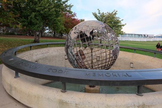 Captain Cook Memorial Globe