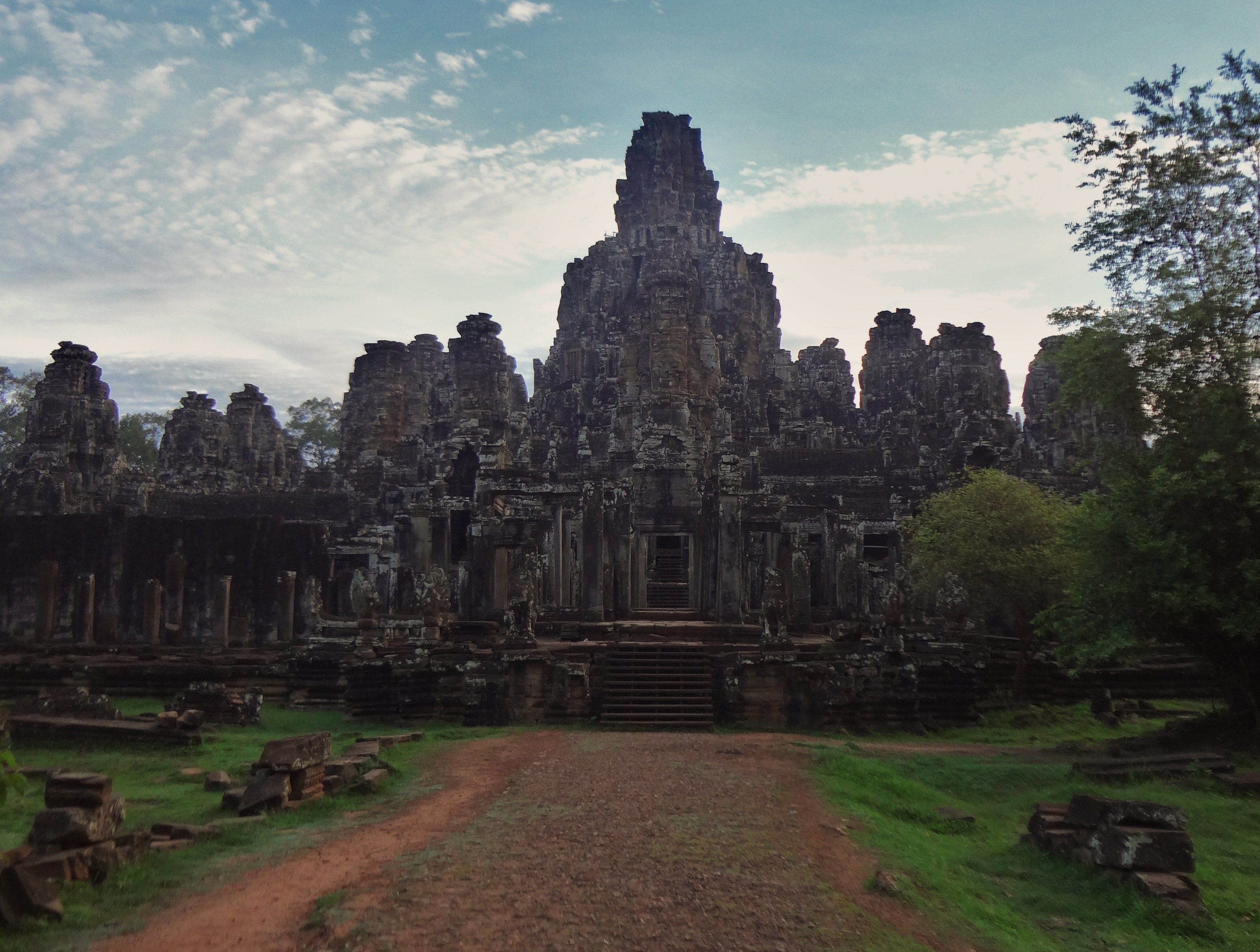 Angkor Amazing Guide