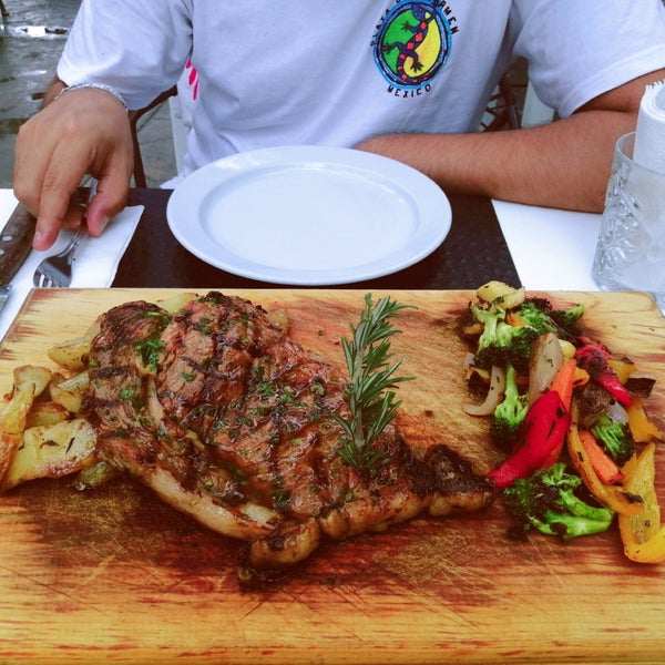 Playa Bar and Grill