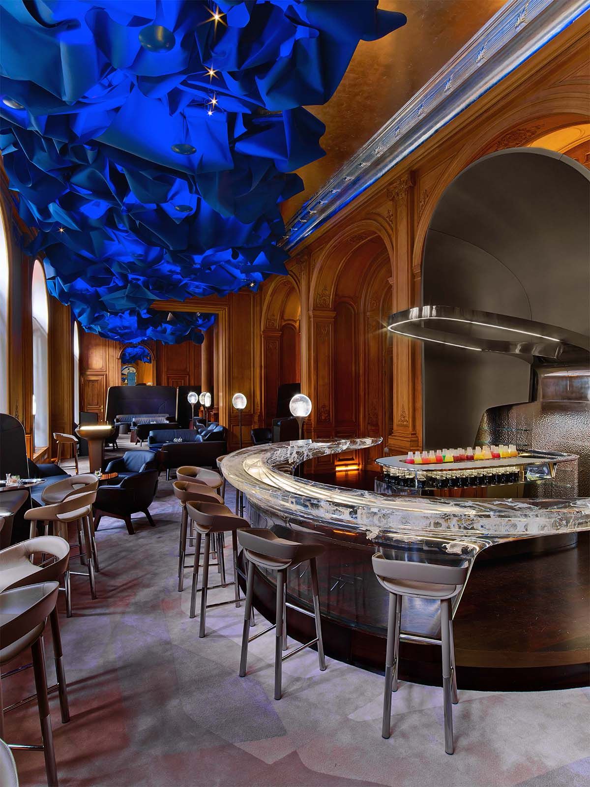 Luxury Bar