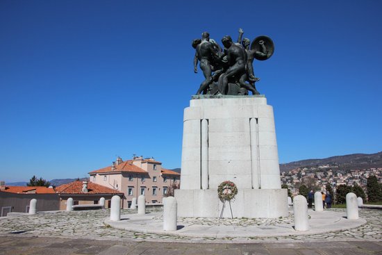 Monumento ai caduti di Trieste