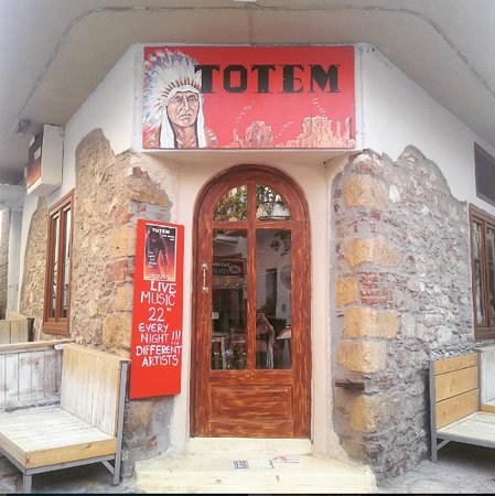 Totem Bar