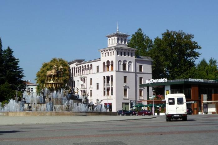 David Agmashenebeli Square