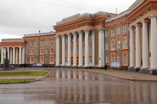 Palace of Culture Metallurgists of S. Ordzhonikidze