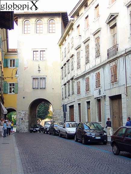 Porta Manin
