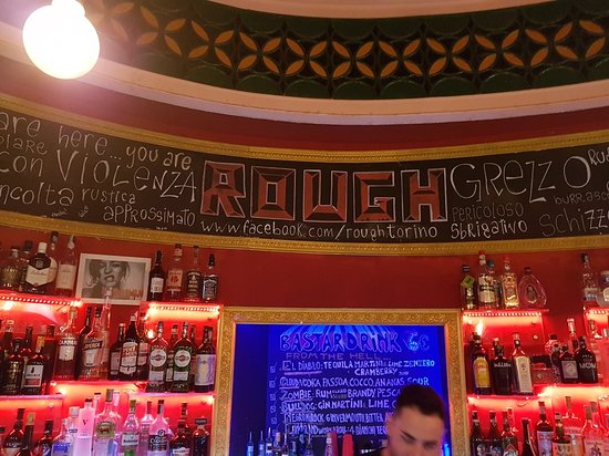 ROUGH COCKTAIL BAR