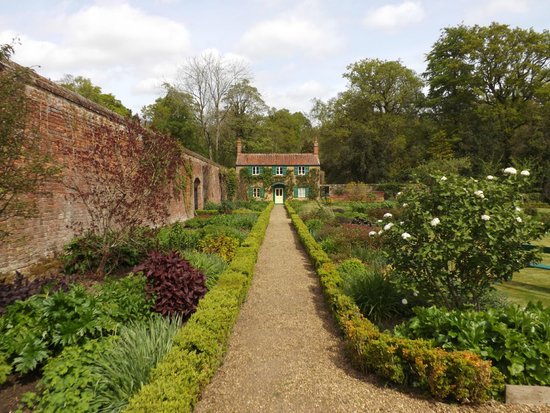 Hoveton Hall Gardens