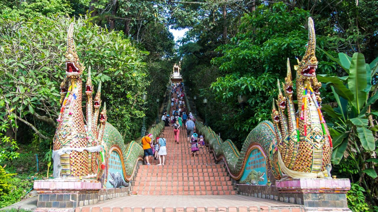 Wat Tham Phra Phothisat