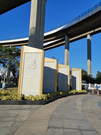 Lat Pho Park