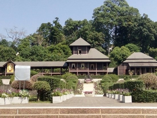 Rattanarangsan Palace