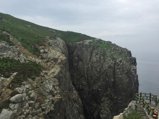 Dongyin Suicide Cliff