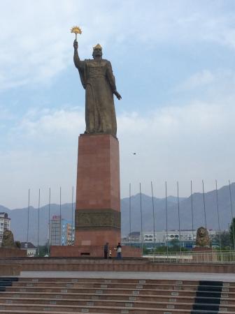 Monument to Ismoil Somoni