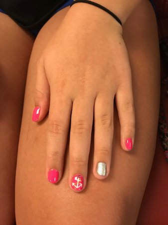 Foxy Nails & Spa