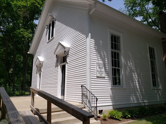 Funks Grove Church & Chapel in the Trees